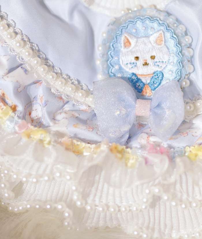 B.Bing Silk Print&Embroidery Bib Pearl Kitten