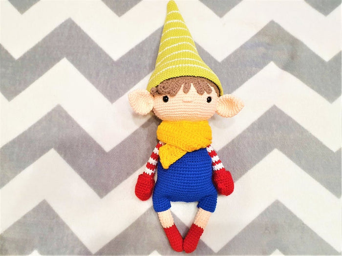 Christmas elf toy crochet in removable hat, scarf and mittens