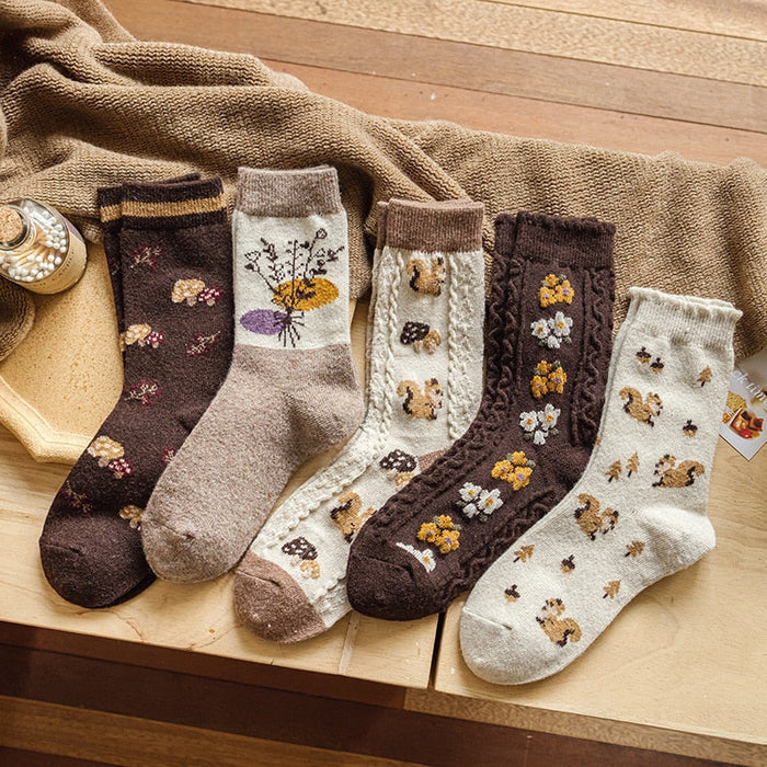 Flowery Fall Socks, Cotton Material: brown, beige floral and small animal motifs, cozy vintage cottagecore style