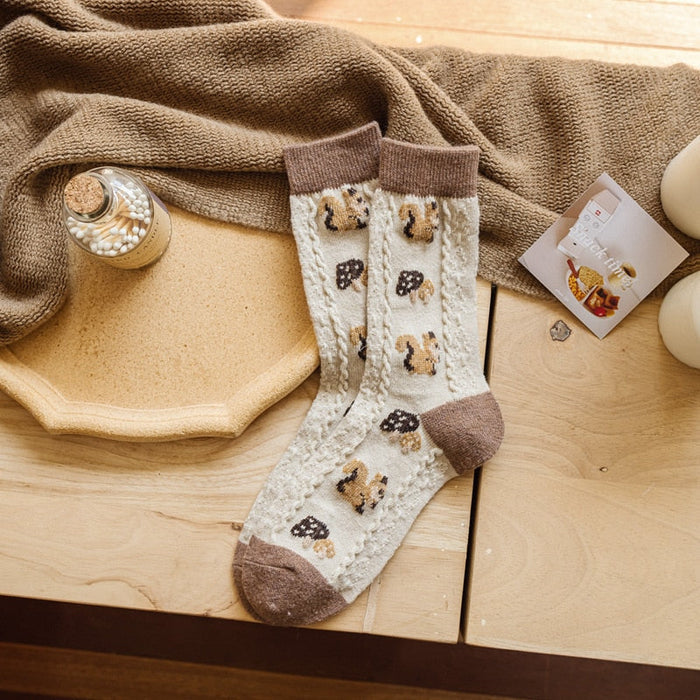 Flowery Fall Socks, Cotton Material: brown, beige floral and small animal motifs, cozy vintage cottagecore style