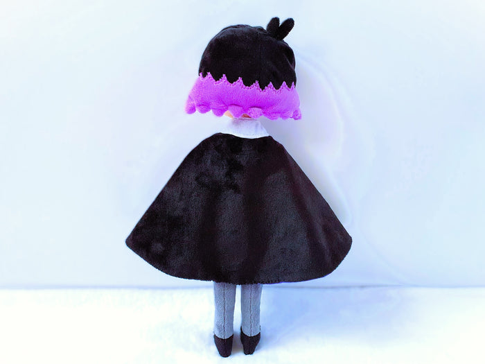 Handmade custom Kaisa plush from Hilda