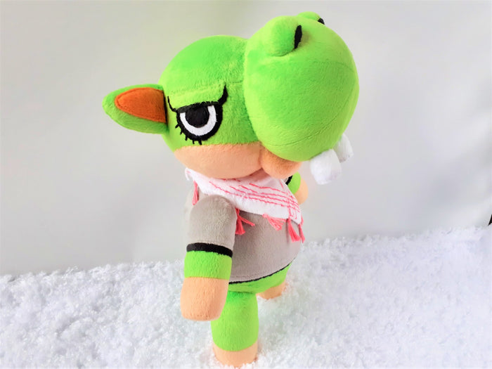 Apple green / In grey shirt&scarf