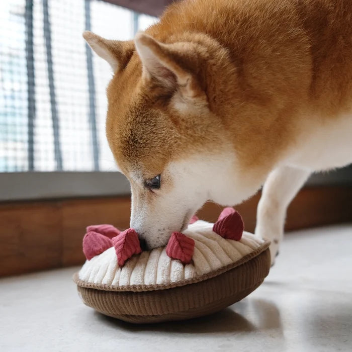 Lambwolf Collective Berry Pie Enrichment Toy