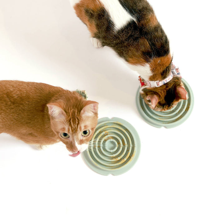 Lunoji Twirl: Easy Clean Lick Mat | Comes in a Pair | Innovative