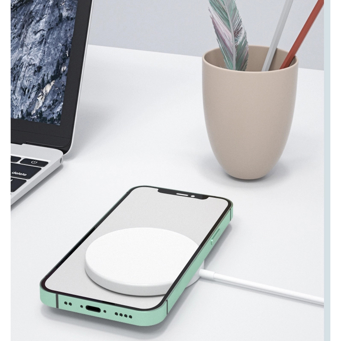 Portable Magnetic Wireless Charger with Fast Charging: white, dark blue magnetic wireless charging pad with USB-C cable, mini