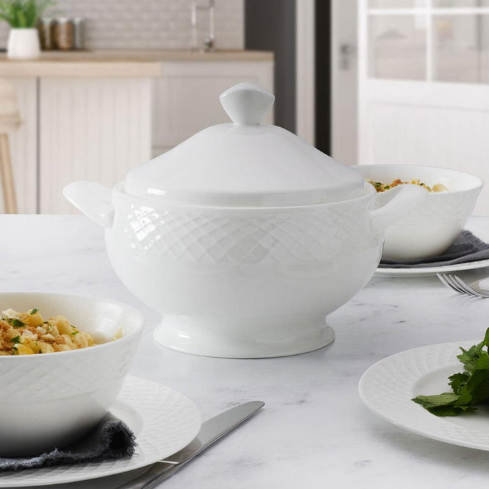 Trellis White Covered Casserole
